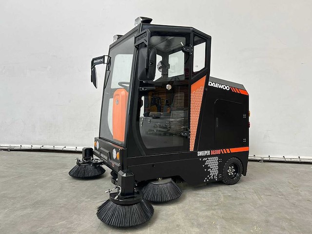 Daewoo - 2025 - das100 - straatveegmachine - afbeelding 28 van  30