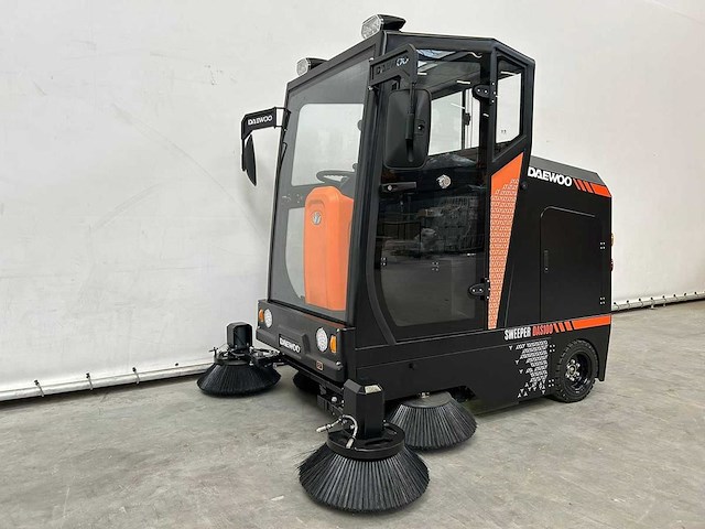 Daewoo - 2025 - das100 - straatveegmachine - afbeelding 30 van  30