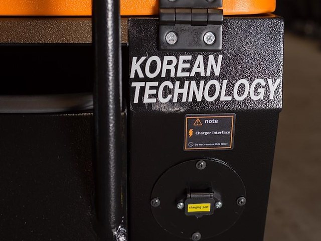 Daewoo - 2025 - das80 - veegmachine - afbeelding 2 van  14