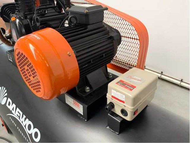 Daewoo - 2026 - daax500l - luchtcompressor 500l 14bar - afbeelding 4 van  17