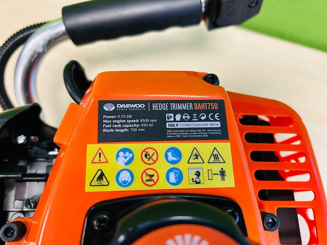 Daewoo - 2026 - daht750 - benzine heggenschaar - afbeelding 2 van  9