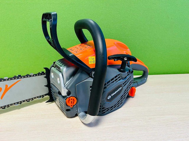 Daewoo - 2026 - dcs6524 - benzine kettingzaag 65cc - afbeelding 11 van  14