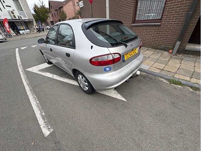 Daewoo - lanos - 1.5 sx - car - 1998 - afbeelding 17 van  17
