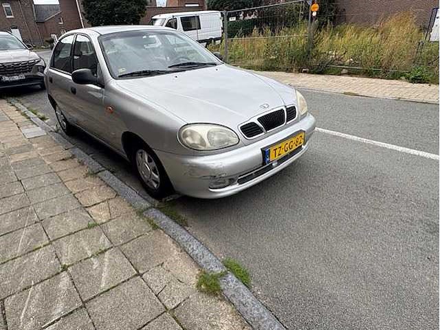 Daewoo - lanos - 1.5 sx - car - 1998 - afbeelding 12 van  17