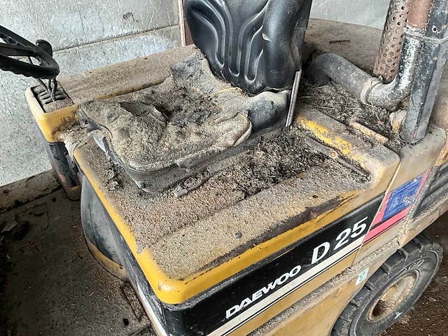 Daewoo d25 vorkheftruck - afbeelding 2 van  17