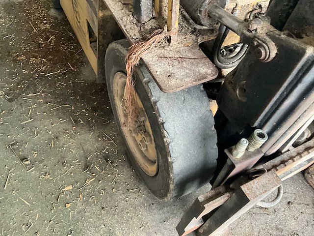 Daewoo d25 vorkheftruck - afbeelding 8 van  17