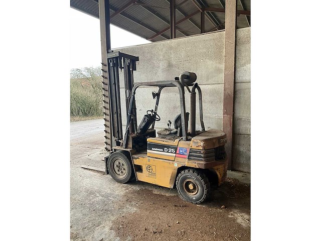 Daewoo d25 vorkheftruck - afbeelding 11 van  17