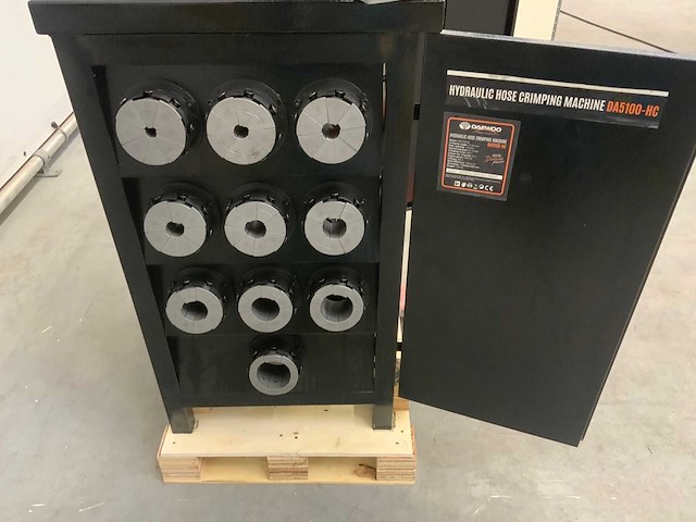 Daewoo da5100-hc hydraulische slangenpers - afbeelding 5 van  6