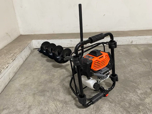 Daewoo daeaxb520 benzine grondboor - afbeelding 11 van  12