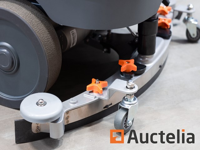 Daewoo dafr70 zit-schrobmachine - afbeelding 10 van  19