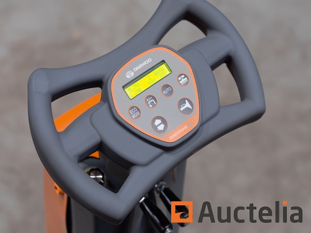 Daewoo dafr70 zit-schrobmachine - afbeelding 16 van  19