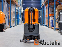 Daewoo dafr70 zit-schrobmachine - afbeelding 18 van  19