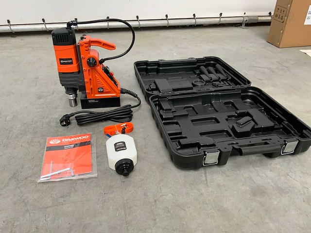 Daewoo damd 1600 magnetische boormachine - afbeelding 1 van  5