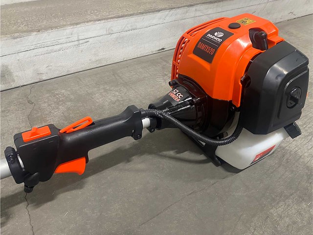Daewoo damtx520 4-in-1 benzine bosmaaier - afbeelding 10 van  13