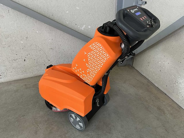 Daewoo daxm30 vloerschrobmachine - afbeelding 6 van  8