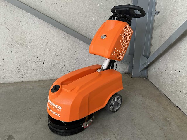 Daewoo daxm30 vloerschrobmachine - afbeelding 12 van  12