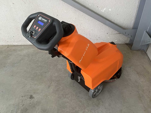 Daewoo daxm30 vloerschrobmachine - afbeelding 3 van  17