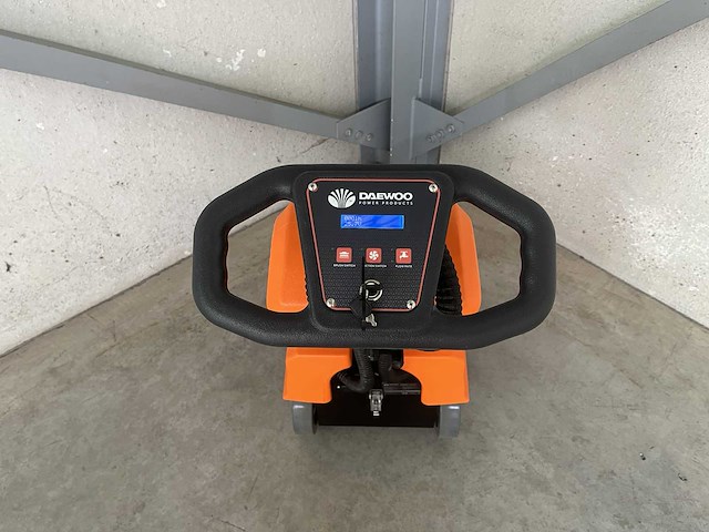 Daewoo daxm30 vloerschrobmachine - afbeelding 4 van  17