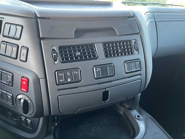 Daf - 2015 - xf460 - vrachtwagen - afbeelding 20 van  37