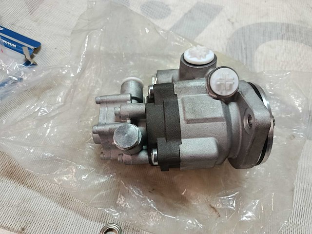Daf - servopomp met 3x abs ring - afbeelding 2 van  4