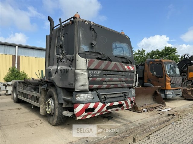 Daf cf75 vrachtwagen met containersysteem – brand-, rook- en/of waterschade - afbeelding 16 van  29