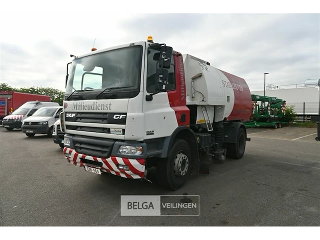 Daf veegwagen/vrachtwagen met itm opbouw - afbeelding 1 van  27