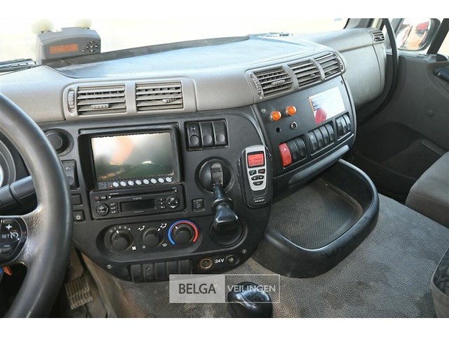 Daf vrachtwagen met laadkraan - afbeelding 3 van  38