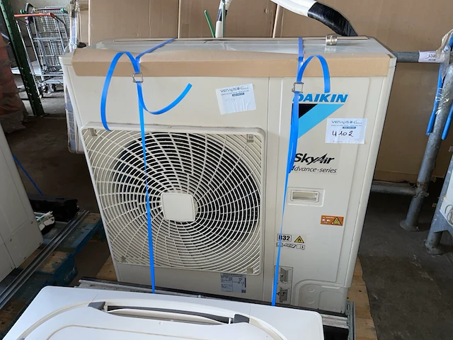 Daikin airco met buitenunit, bouwjaar 01/2024 - afbeelding 1 van  15