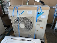Daikin airco met buitenunit, bouwjaar 01/2024 - afbeelding 1 van  15