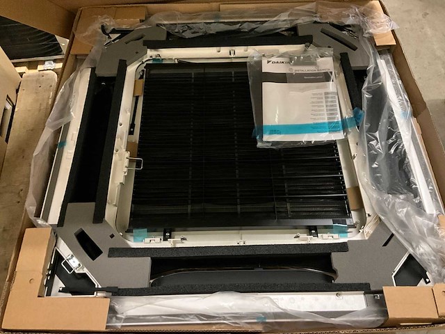 Daikin airconditioning plafond unit - afbeelding 1 van  3