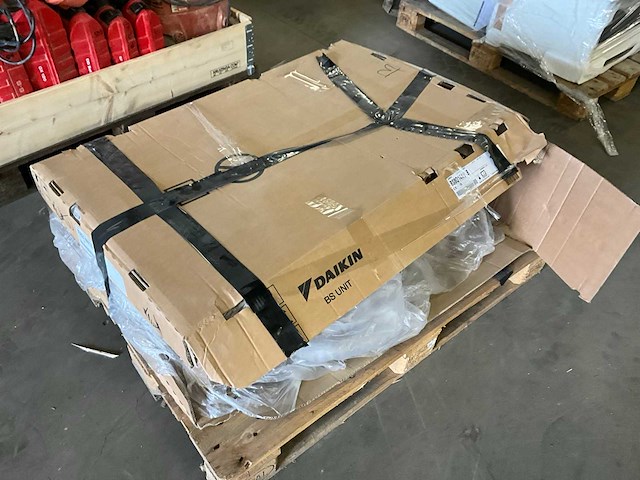 Daikin bs8q14av1b meervoudige leidingtakselector voor warmteterugwinning - afbeelding 2 van  3