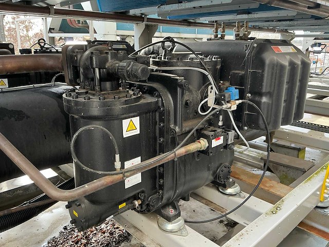 Daikin ewah430tzxsb2003 hydrochiller/ijswatermachine - afbeelding 14 van  14