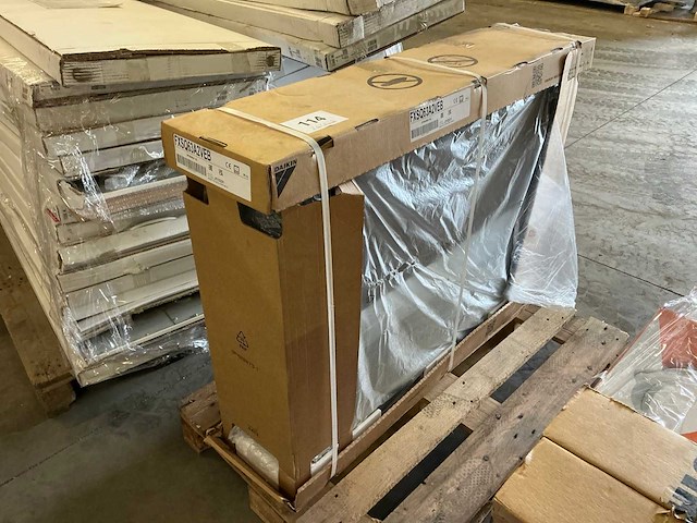 Daikin fxsq63a2veb airconditioning buiten unit - afbeelding 1 van  4