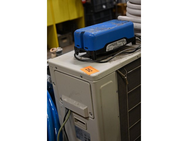 Daikin rxm50rsv1b airco systeem buiten en binnenunit - afbeelding 1 van  3