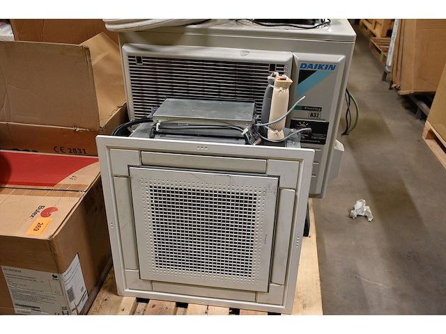 Daikin rxm50rsv1b airco systeem buiten en binnenunit - afbeelding 3 van  3