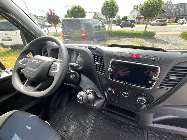 Daily 35s16 lichte vrachtwagen iveco - afbeelding 11 van  33