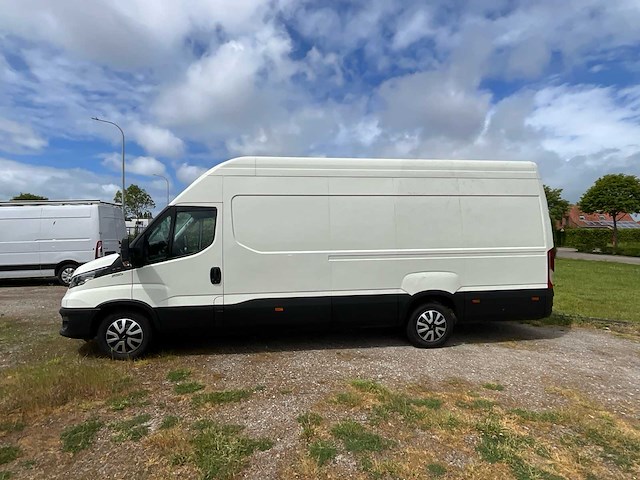 Daily 35s16 lichte vrachtwagen iveco - afbeelding 9 van  33