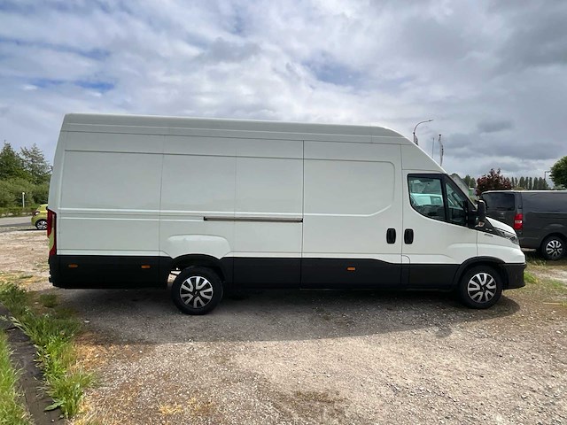 Daily 35s16 lichte vrachtwagen iveco - afbeelding 30 van  33