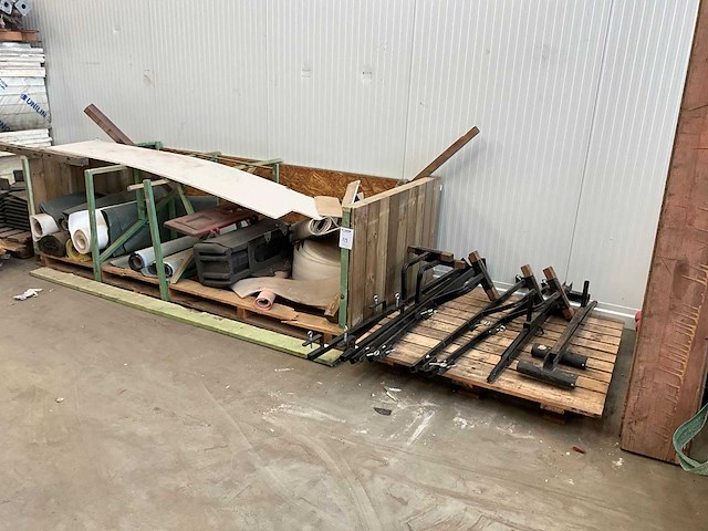 Dak folie + balustrade steunen - afbeelding 1 van  4