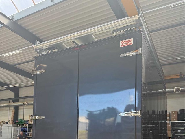 Dakgalerij en glazen deur voor bestelwagens - afbeelding 10 van  11