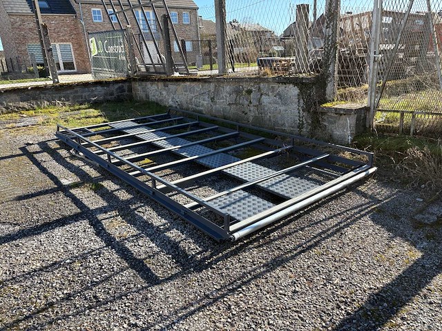 Dakgalerij en glazen deur voor bestelwagens - afbeelding 7 van  11