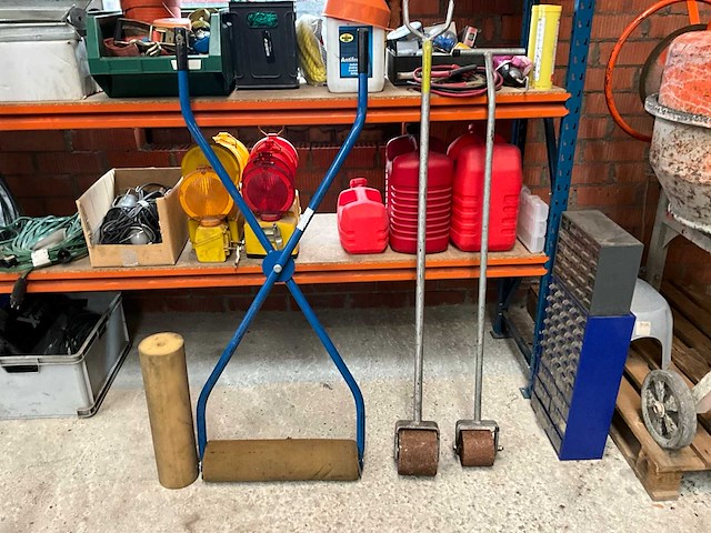 Dakgereedschappen (3x) - afbeelding 1 van  4