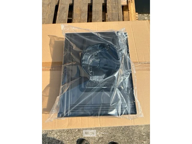 Dakpannen beluchting/ontluchting 18x4 per pallet (totaal 72 st) - afbeelding 1 van  5