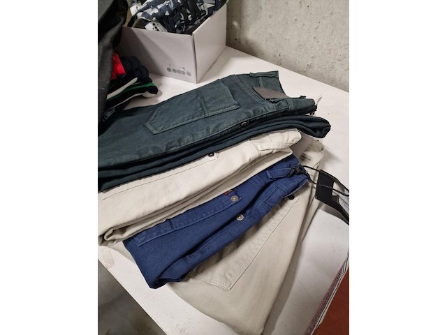 Dames- en herenkledij - afbeelding 14 van  17