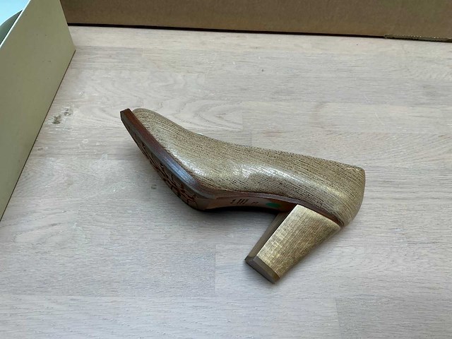 Dames design pumps 37,5 - afbeelding 3 van  7