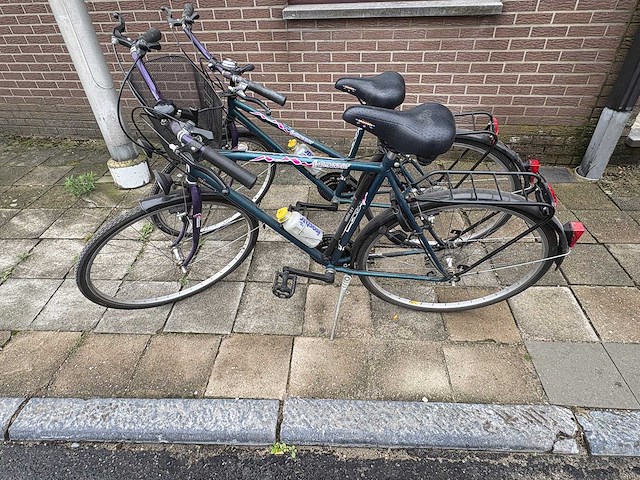 Dames en herenfiets - cycling (2x) - afbeelding 1 van  9