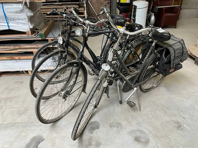 Dames en herenfiets (4x) - afbeelding 1 van  25