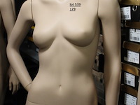 Dames mannequin op glazen voet - afbeelding 1 van  1