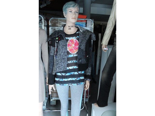 Dames mannequin op glazen voet - afbeelding 1 van  1