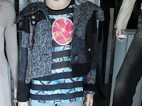 Dames mannequin op glazen voet - afbeelding 1 van  1